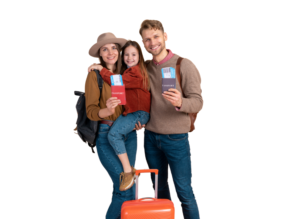 Mão segurando um passaporte português com a bandeira de Portugal ao fundo